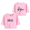Men's T Shirts NMIXX Signature Kpop Printed Navel T-shirt 2023 Casual Beach Style Cool Women Summer Short Sleeve Tee