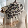 S1902 Nuove nappe per sciarpe da donna invernali sciarpa leopardo sciatto di conservazione calda sciarpe calde204s