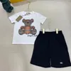 豪華なデザイナーの服セット2-8T夏の服の子供用服セットボーイ半袖シャツショーツスーツ