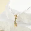 Anhänger Halsketten süße tierische Giraffe -Pave Zirkon Emaille Imitation Perlenkette für Frauen Goldfarbe Kragen Edelstahl Verschluss