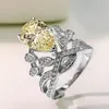 Bagues de cluster 2023 Goutte d'eau en forme de poire personnalisée Couronne de diamant jaune 8 12 Bague pour la mode féminine Alien