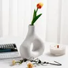 Vases 2pcs vase blanc en céramique ensemble fleur irrégulière style minimalisme décoratif pour la maison moderne d'herbe de Pampas