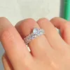 Anelli di nozze Uilz Ring di fidanzamento della principessa bianca Set per donne Shinny Round Zircone Jewelry