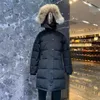 Designer Mens Womens Down Parkas Średnia i długa wodoodporna płaszcz Futra ciepły z kaptury Slim Płaszcz Zimowa jesień TOP220J