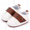 Designer di lusso neonato neonato per bambini pavimenti neonati morbidi calzature alenete ragazzi prewalker scarpe da bidone sneaker per bambini