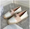 Kvinnor loafers casual skor espadrilles sommardesigners damer platt strand halv tofflor mode lady loafer fiskare duksko med dammväskor