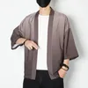 Vêtements ethniques Veste kimono légère pour hommes Sept manches Cardigan ouvert sur le devant Manteau de style japonais Peignoir