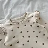 ROMPERS 7215 BABY Kleidungsstück Set Home Anzug 2023 Herbst und Winter Liebe Print Girl S T Shirt Pantboden zweiteil 230823