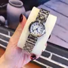 Top Designer Watch Women Luxury Brand Watches Diamond Dial Wristwatches Leather Strap Quartz Clock för Fashion Ladies Dress Wrist Watch Flera stilar