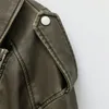 Chaqueta de cuero lavada estilo RARF de imitación de cuero para mujer con cinturón, abrigo corto con cremallera degradada y solapa vintage 230822