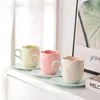 Tassen Untertassen Ins Vintage Tulp Kaffee Kaffee Blume Becher Nachmittag Tee Keramik und Untertassengeschenk für Mädchen