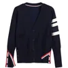 Pulls de créateurs Pulls pour hommes Pulls pour femmes Pulls polyvalents Cardigan rayé en tricot Pull à col en V Cardigan ample Manteau pour hommes et femmes tenue de couple