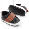 Lyxdesigner Nyfödda Baby First Walkers spädbarn mjuk sulad skor pojkar flickor förkrigskor småbarn barn sneakers