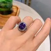 新しい豪華なシルバーカラーブライダル女性のための豪華な大きな結婚指輪婚約指紋ギフトデザイナージュエリー