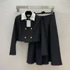 2023 Autumn Black / Khaki Kontrastfärg Tvådelt klänningsuppsättningar Långärmad lapelhalsrock Hög midja Peplum Mid-Calf kjoldräkter Set Two Piece Suits B3G226531