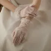 Pięć palców rękawiczki WG076 Znakomite ślubne rękawiczki ślubne koronkowe marszone krawędź krótkie białe narzeczone rękawiczki druhny kobiety