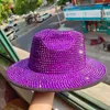 Brede rand hoeden emmer fedora jazz cowboy hoed voor vrouwen en mannen verdubbeld kleur cap rood met zwarte diamanten groothandel 230822