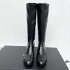 Bottes de créateurs de luxe, bottes faites à la main, nouvelles chaussures de mariage en cuir verni rouge brillant d'automne et d'hiver, talons épais, talons hauts, chaussures Martin, bottes minimalistes pour femmes