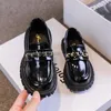 Sneakers Princess Spring Black Loafers Baby Boys School Metal barn Fashion Casual Pu Glossy Children Söta skor 230823