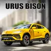 Diecast model auto 1 24 urus bison SUV Alloy sportcar Model Diecasts metaal off-road voertuigen Auto-model Simulatie geluid en lichte kinderen speelgoed cadeau 230823