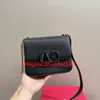 2023 Novo designer de chegada Bolsa de ombro Diamante grande V letra Mulheres elegância Bolsas de noite de luxo All-Match Messenger Bags Fashion Crossbody Purse