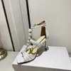 Robe de mariée Chaussures de mariage Talons Sandales de perles Femmes Chaussures En Cuir Véritable Avec Strass Bout Fermé Parti Brillant Bas Pompes Chaussures À Talons Hauts avec boîte sac à poussière 35-42