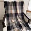 スカーフ秋の冬の女性のための韓国スカーフ太い暖かいラップ格子縞のタッセルヘッドスカーフ女性風に耐えるショールショールメンネッカーチーフヒジャーブ230823