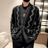 Мужские свитеры контрастные полосы мужчины кардиган модный осенний зимний дизайнер плюс размер