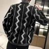 メンズセーターコントラストストライプ男性カーディガンファッション秋のデザイナープラスサイズイングランドスタイルスプレッチニットジャケット