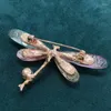 Brosches Dragonfly sötvatten pärla bröststift kvinnors mode och temperament party kappa tillbehör