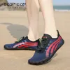 Chaussures d'eau Chaussures de plage pour hommes femmes chaussures d'eau séchage rapide respirant Couple pieds nus baskets pour nager Surf Aqua pataugeoire gymnase 230823