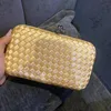 Bolsos de noche 2023 Monederos y bolsos de diseño Caja de diseñador para mujeres Bolso de embrague de seda artificial Banquete Hombro B538 230823