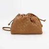 Abottegas vneta jodie mini teen intrecciato дизайнер -дизайнерский тотальный тотальный сумка тканая облачная сумка женщина простая сумочка поперечная рука