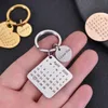 Keychains conters personalizados calendário Keychain Nomes gravados personalizados Data Keyring for Men Women Anniversary Birthday Christmas Presente 230823