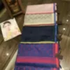 Scarpa di design per donne sciarpa di seta designer lettere stampare a testa floreale per la testa della testa per donne manganna a manico lungo la sciarpa paris pashmina sciarpa