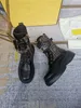 Дизайнерские монолитные сапоги Women Angle Boot Подличная кожаная ложика для обуви кожи для кожи облачные туфель