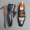 Klänningskor patentläder män skor glid på mode loafers klassiska italienska casual skor män festskor kontor bröllop klänningskor män 230823