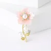 Spille fiore acrilico per donne a 4 colori Pretty Beauty Pearl Plants Pins Nodi di matrimonio Accessori per cappotti regalo