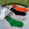 Designer-Luxus-Socken für Herren und Damen, fünf Paar, Luxe-Sport-Winter-Mesh-Buchstabe, bedruckte Socken, Stickerei, Baumwolle, Mann und Frau, mit Box 418