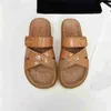 Yaz Yeni Terlik Lüks Tasarımcı Kadın Sandalet Düz Ayakkabı Moda Çok yönlü Çapraz Kayış Plaj Ayakkabıları Basit ve Konforlu Boyut 35-40
