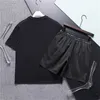 Designer de luxe Mens Survêtement Mode d'été Costume pour hommes Lettre Imprimer T-shirt à manches courtes Ensemble T-shirt de qualité haut de gamme et shorts Ensemble Vêtements pour hommes Taille asiatique M-3XL