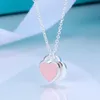 Rostfritt stål Sweet Love Heart Designer Pendant Necklace For Women Cross Chain Pink Blue Red Cute Choker Luxury Brand Halsband smycken Valentins dagfestgåva