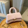 Projektant w stylu zimowym Pluszowy materiał klepsydra Torba moda na ramię Crossbody Bag Kobiety luksusowe torebki łańcuch TOTE klasyczny torba na telefon komórkowy torebka szminka 230824