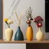 Vases INS Simple Vase Jingdezhen Ceramic Creative Flower Arrangement Dried Flowers Living Room Home Desktop Decoration