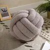 Oreiller boule nouée de haute qualité, peluche élastique indéformable, décoratif, cadeau d'anniversaire