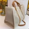 Designer Large Pacader Bags Luksusowy Pearl Tote Seaside Ladies Ramię torebki na zakupy Torba mody torby na jamie brzmienia torebka portfela 40*22*30 cm