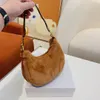 Sac de créateur Mode d'hiver Sac sous les bras moelleux Sacs à main Sacs fourre-tout classiques à bandoulière Pochettes de mode pour femmes deux options de couleurs