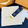 Designer -Ornament Leder Schlüsselbund Neue Luxusauto -Autotasche Schlüsselbund Frauen 2023 Gold Love Geschenkliebhaber Keychains Mode vielseitige Lanyards für Keys