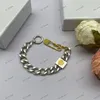 2023 Bracciale di gioielli per i braccialetti d'argento da donna Braccialetti d'argento Designer di lusso Cintura di rame uomini classici Simpie Stile Gift a sospensione 2308249PE