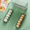 Kylskåp Egg Storage Box Automatiska skjutbara ägg Holder Rack Kök Matbehållare Kylskåp Sidan Dörr Organiser Daglig användning HKD230812